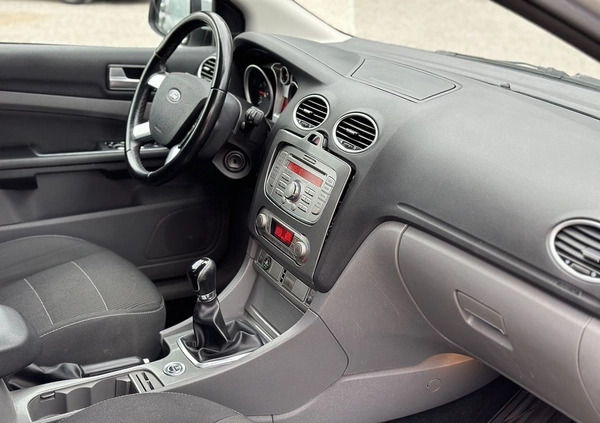 Ford Focus cena 16900 przebieg: 194000, rok produkcji 2010 z Ożarów małe 254